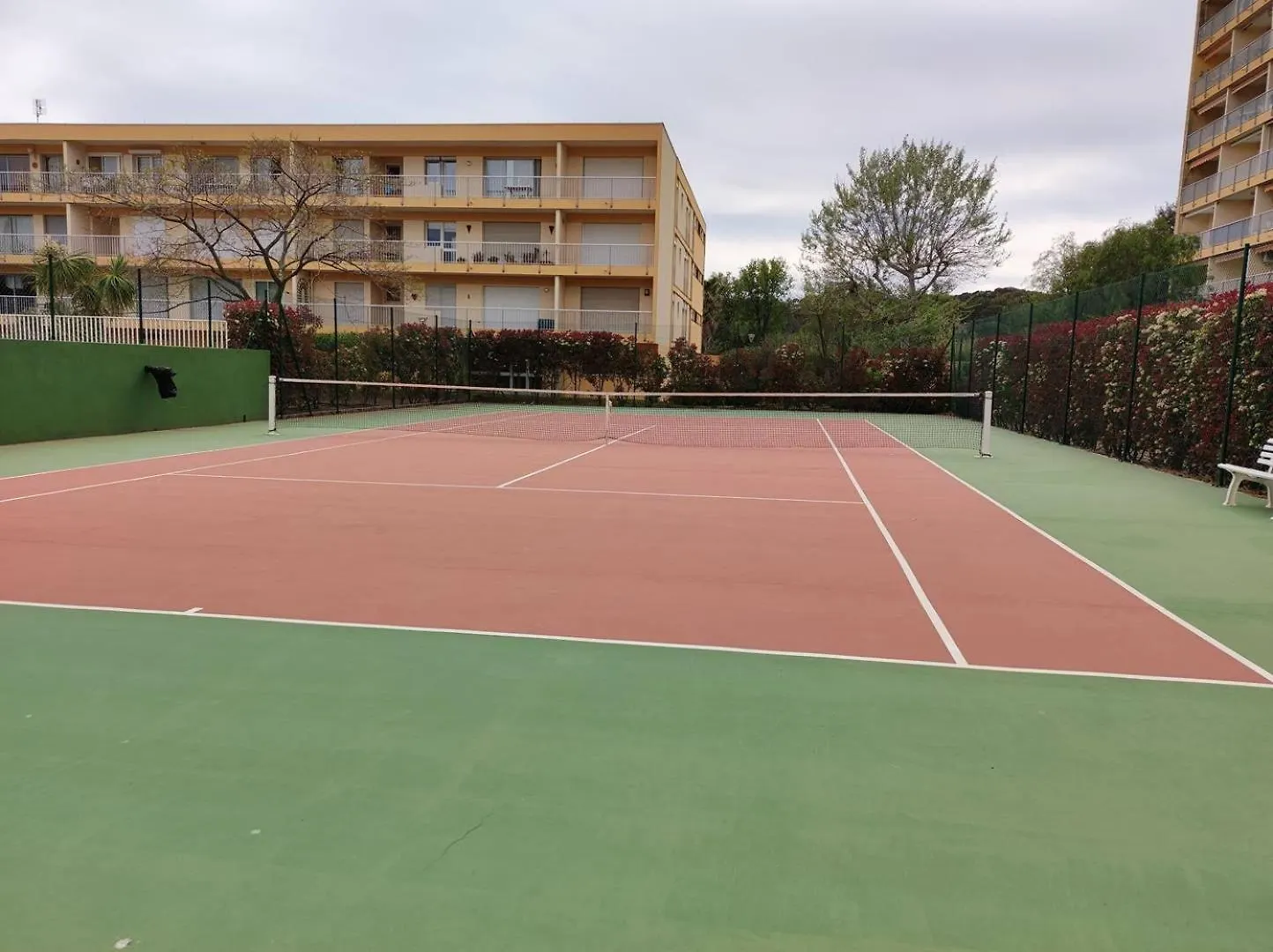 Apartment T2- Piscine- Commerces- Plages- Clim Le Lavandou France
